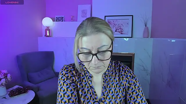 AlexandraKind online show from February 25, 6:14 am