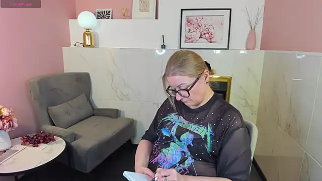 AlexandraKind online show from February 27, 6:50 am