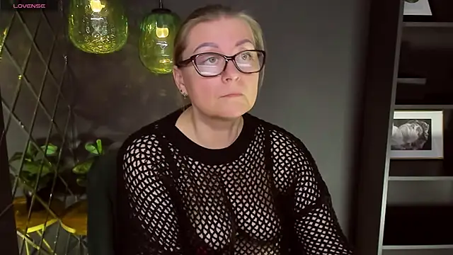 AlexandraKind online show from March 8, 11:49 pm