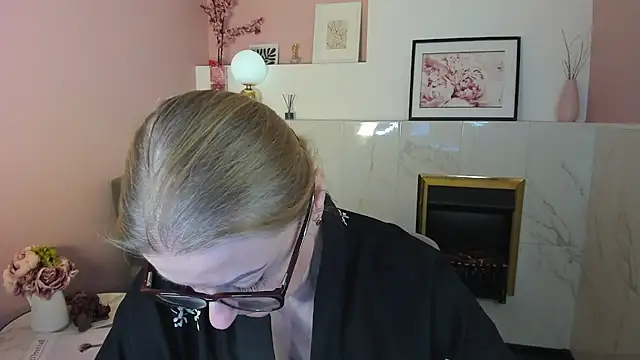 AlexandraKind online show from March 14, 9:24 am