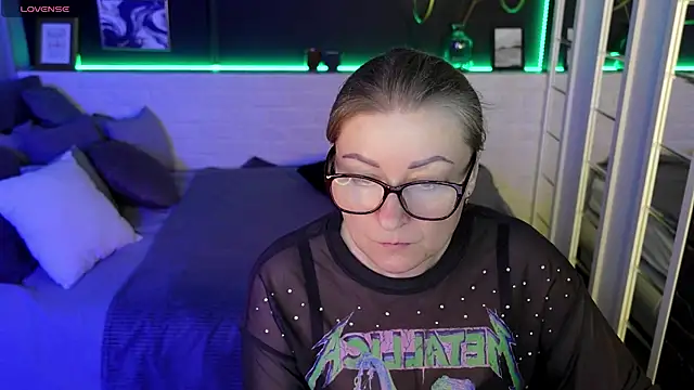 AlexandraKind online show from March 22, 1:41 pm