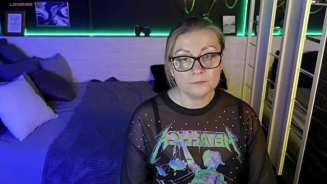 AlexandraKind online show from March 22, 4:47 pm