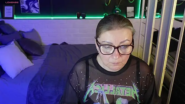 AlexandraKind online show from March 22, 8:04 pm