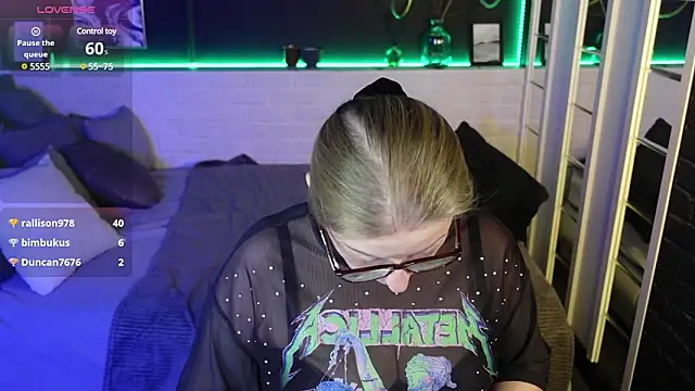 AlexandraKind online show from March 23, 2:26 am