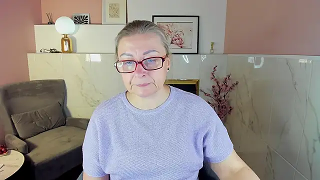 AlexandraKind online show from September 17, 1:35 pm