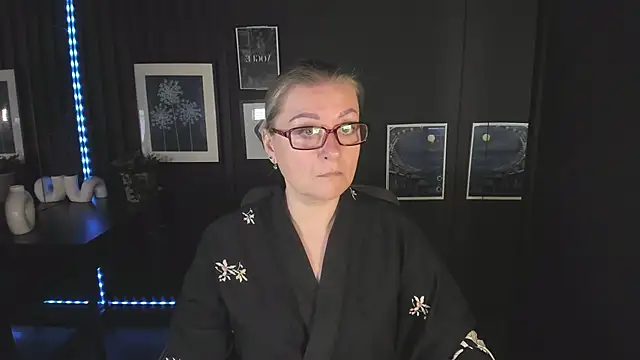 AlexandraKind online show from September 24, 1:25 pm