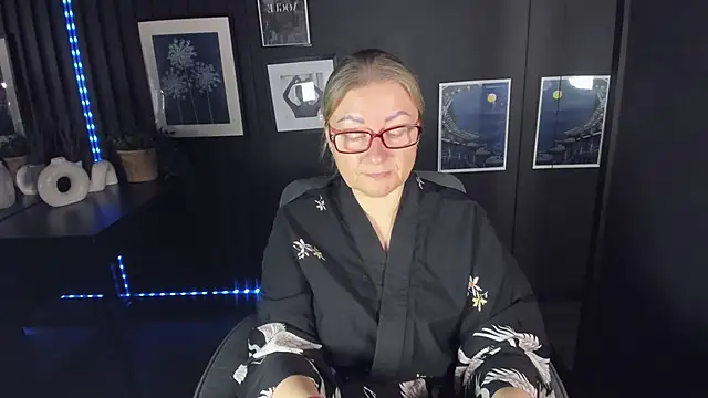 AlexandraKind online show from October 20, 1:44 pm