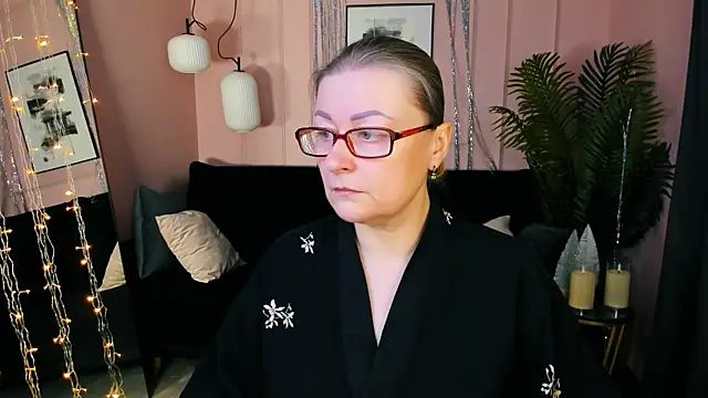 AlexandraKind online show from January 8, 1:35 pm