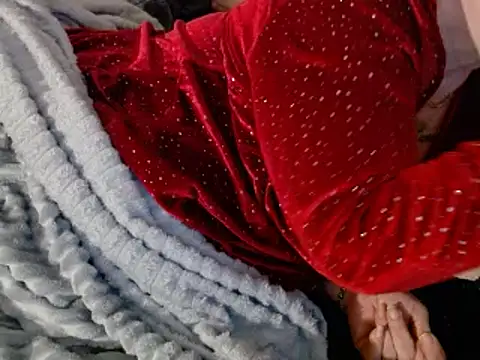 housewife shantie online show from February 13, 11:58 pm