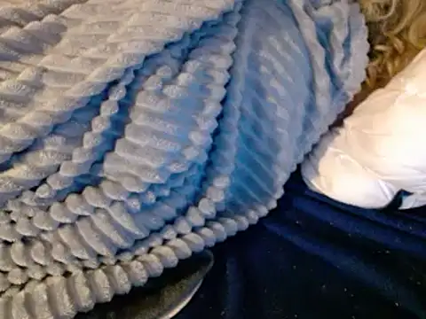 housewife shantie online show from February 15, 12:48 am