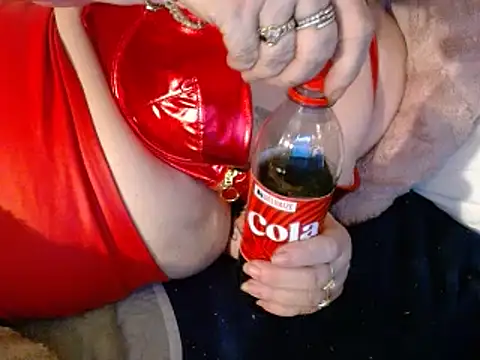 housewife shantie online show from February 20, 9:31 pm