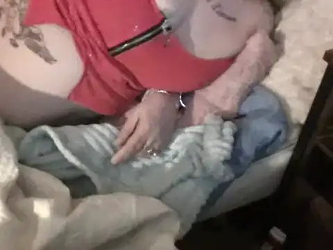 housewife shantie online show from February 27, 8:42 pm