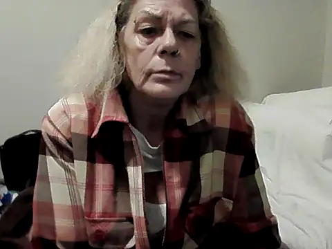 housewife shantie online show from October 27, 2:54 pm