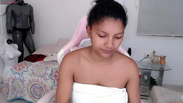 Snapshot of elly_willis chatting on February 19, 7:28 am elly willis online show from February 19, 7:28 am