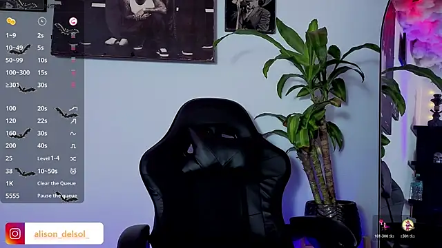 Snapshot of Alisson_Wynter chatting on November 5, 10:43 pm Alisson Wynter online show from November 5, 10:43 pm