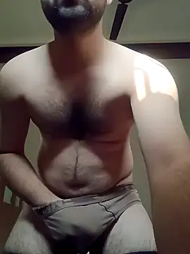 Snapshot of smartboy010101 chatting on December 21, 8:07 am smartboy010101 online show from December 21, 8:07 am