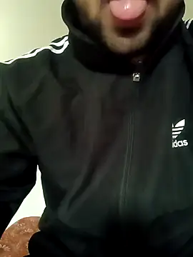 Snapshot of smartboy010101 chatting on January 7, 5:22 am smartboy010101 online show from January 7, 5:22 am