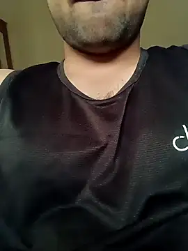 Snapshot of smartboy010101 chatting on March 3, 8:49 am smartboy010101 online show from March 3, 8:49 am