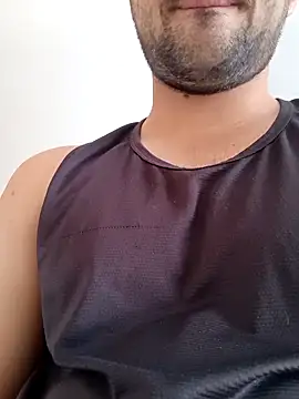 Snapshot of smartboy010101 chatting on October 13, 8:25 am smartboy010101 online show from October 13, 8:25 am