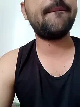 Snapshot of smartboy010101 chatting on October 18, 9:54 am smartboy010101 online show from October 18, 9:54 am