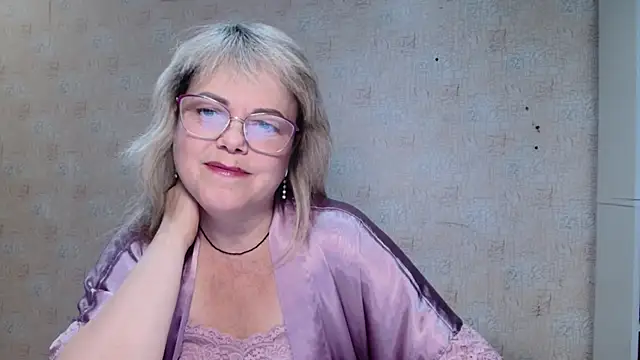 Snapshot of sweetsunset11 chatting on September 27, 3:06 pm sweetsunset11 online show from September 27, 3:06 pm