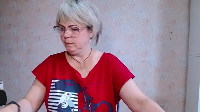 Snapshot of sweetsunset11 chatting on October 18, 8:04 am sweetsunset11 online show from October 18, 8:04 am