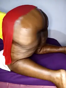 Snapshot of Sweetblackassxxx505 chatting on March 13, 9:48 pm Sweetblackassxxx505 online show from March 13, 9:48 pm