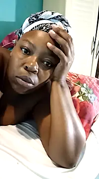 Snapshot of curvyloneah75 chatting on January 24, 9:39 am curvyloneah75 online show from January 24, 9:39 am