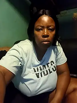 Snapshot of curvyloneah75 chatting on February 25, 6:53 pm curvyloneah75 online show from February 25, 6:53 pm