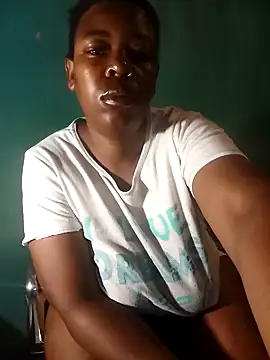 Snapshot of curvyloneah75 chatting on March 9, 2:07 am curvyloneah75 online show from March 9, 2:07 am