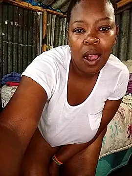 Snapshot of curvyloneah75 chatting on September 25, 7:01 am curvyloneah75 online show from September 25, 7:01 am