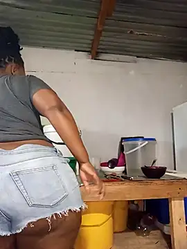 curvyloneah75 online show from April 22, 6:38 am