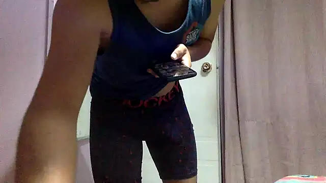 Snapshot of tula_chyk chatting on October 30, 2:24 am tula chyk online show from October 30, 2:24 am