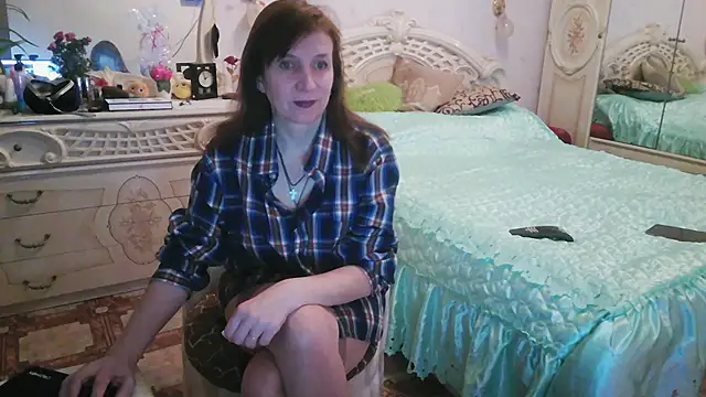 Debra Phoenix online show from December 18, 11:00 pm