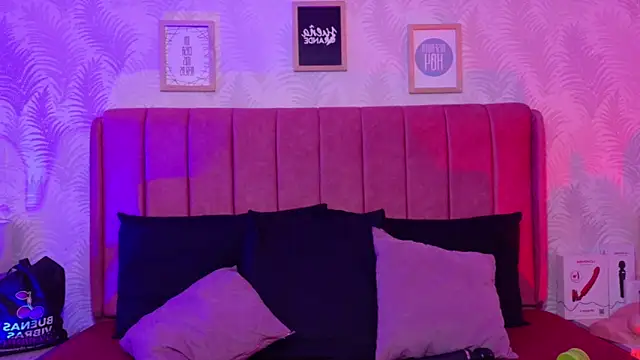 natacha  black  online show from March 31, 9:59 pm