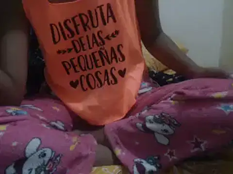 Snapshot of Nolimtslove chatting on December 4, 10:35 am Nolimtslove online show from December 4, 10:35 am