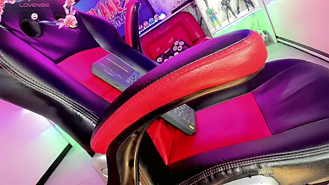 Snapshot of Alessa_mullen chatting on February 14, 9:34 am Alessa mullen online show from February 14, 9:34 am