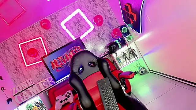 Snapshot of Alessa_mullen chatting on February 15, 3:20 am Alessa mullen online show from February 15, 3:20 am