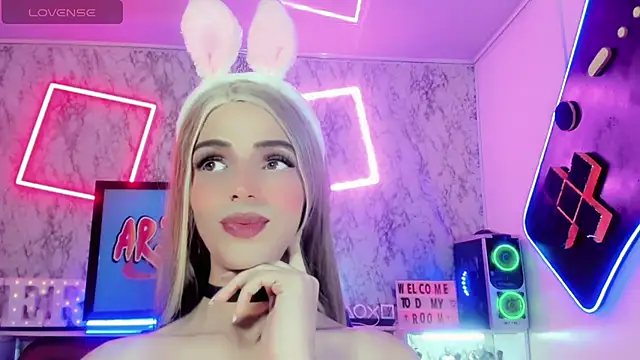 Snapshot of Alessa_mullen chatting on March 8, 6:43 am Alessa mullen online show from March 8, 6:43 am