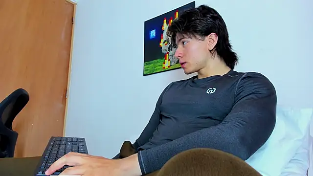 Snapshot of AngelBennet_ chatting on June 5, 5:07 pm AngelBennet online show from June 5, 5:07 pm