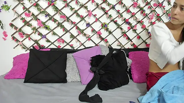 thedream girls online show from February 10, 2:37 pm