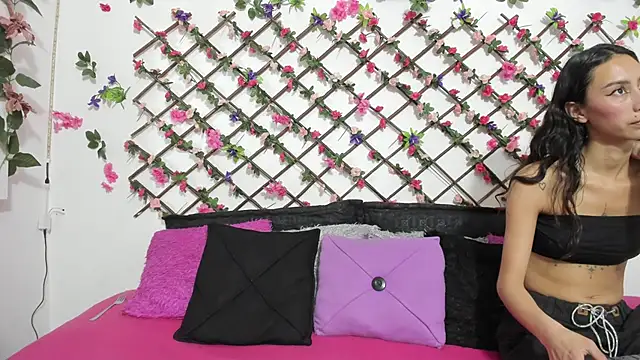 thedream girls online show from February 26, 7:05 pm