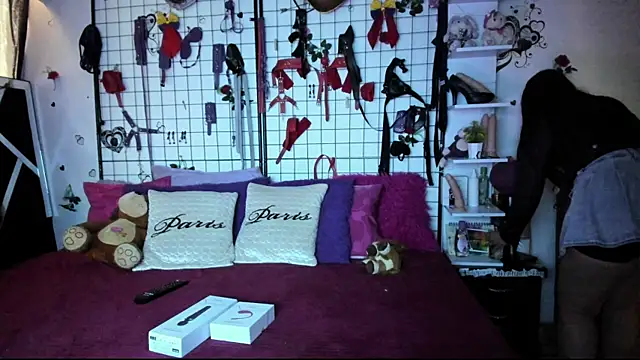 Snapshot of thedream_girls chatting on June 20, 1:03 pm thedream girls online show from June 20, 1:03 pm