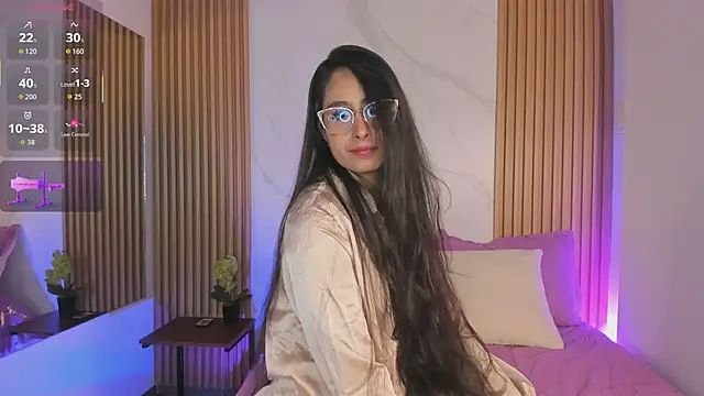 Julia Martinez  online show from March 26, 11:27 am