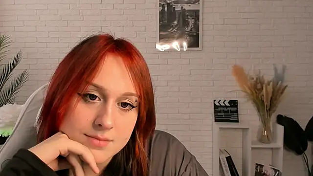 EdlaHatter online show from December 5, 7:16 am