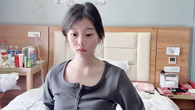 Snapshot of yangyang-1115 chatting on February 12, 4:44 am yangyang-1115 online show from February 12, 4:44 am