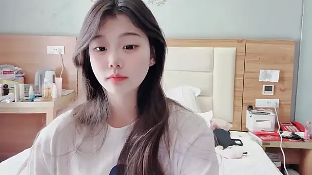 Snapshot of yangyang-1115 chatting on February 17, 5:58 am yangyang-1115 online show from February 17, 5:58 am