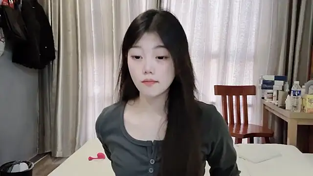 Snapshot of yangyang-1115 chatting on February 18, 5:31 am yangyang-1115 online show from February 18, 5:31 am