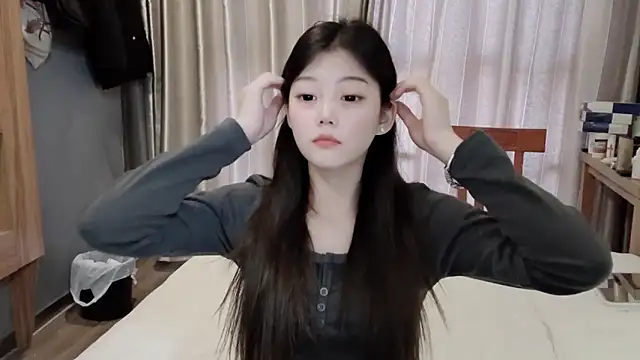 Snapshot of yangyang-1115 chatting on February 18, 8:59 am yangyang-1115 online show from February 18, 8:59 am