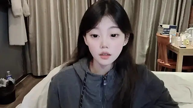 Snapshot of yangyang-1115 chatting on February 20, 10:27 am yangyang-1115 online show from February 20, 10:27 am